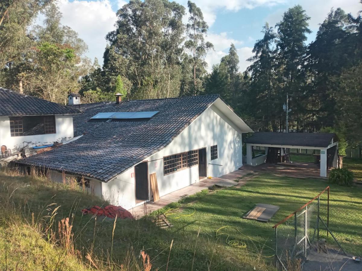 Quinta Los Eucaliptos Hotel Quito Exterior photo